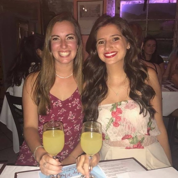 Meet your Posher, Julia - Picture 2 of 7